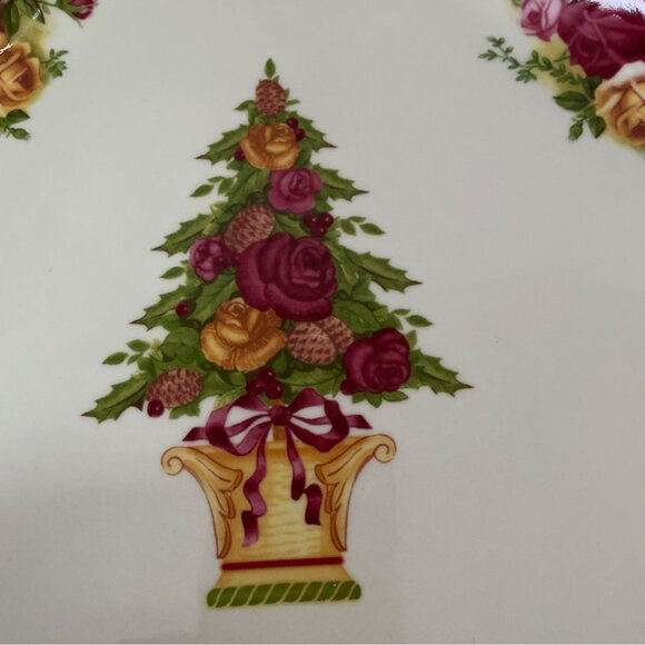 1962 Royal Albert Old Country Roses Christmas Tree Shaped Serving Dish Gold Trim - Picture 4 of 7